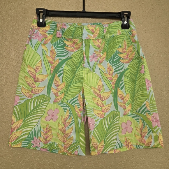 Vtg Lilly Pulitzer Tropical Floral Bermuda Shorts Sz 8 Beachy Summer Casual - Picture 1 of 9